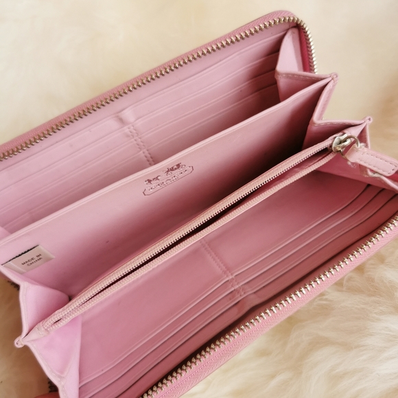 Coach Wallet - Picture 3 of 9